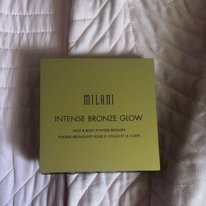 Milani Intense Bronze Glow Face & Body Powder